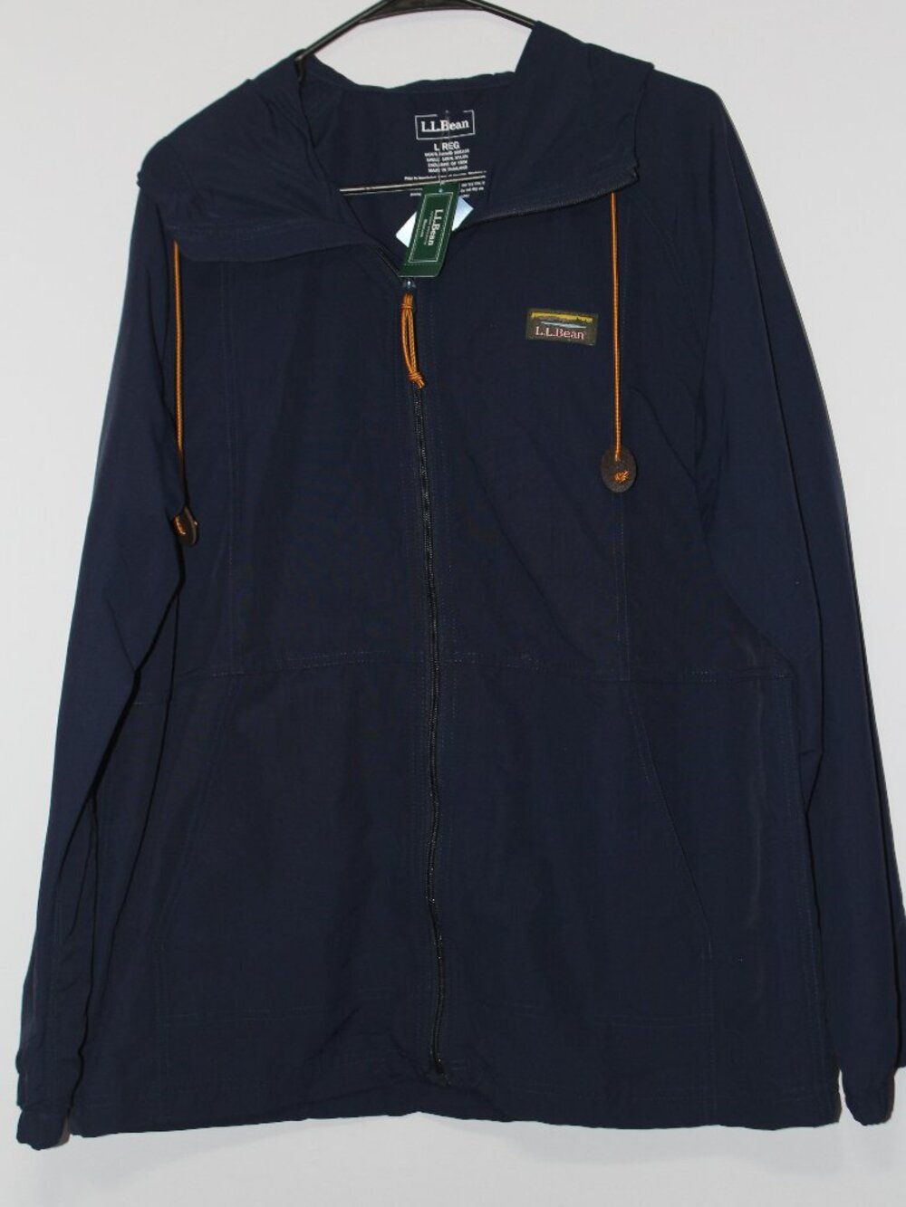 L.L.Bean Men's Large NWT Navy Blue Hooded Lightweight Windbreaker Jacket
